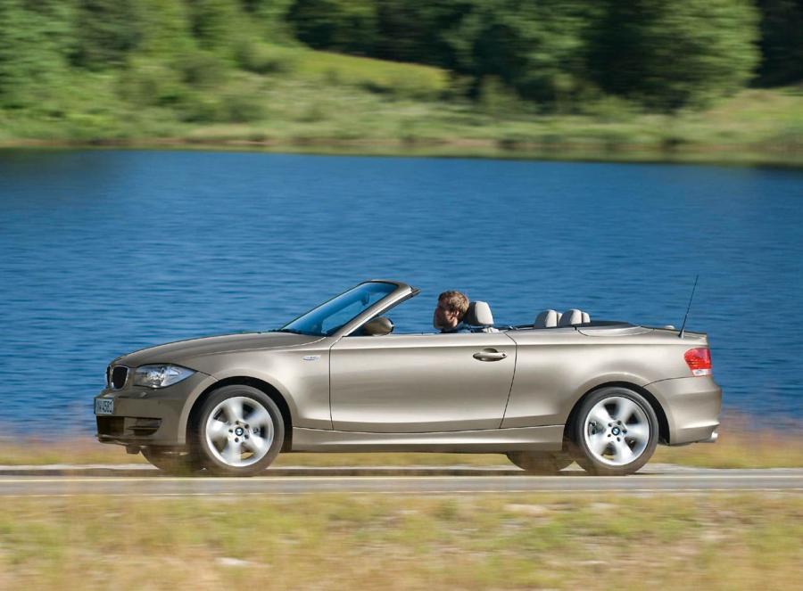  BMW 1-Series Convertible 2008 года  (фото 6 из 52)